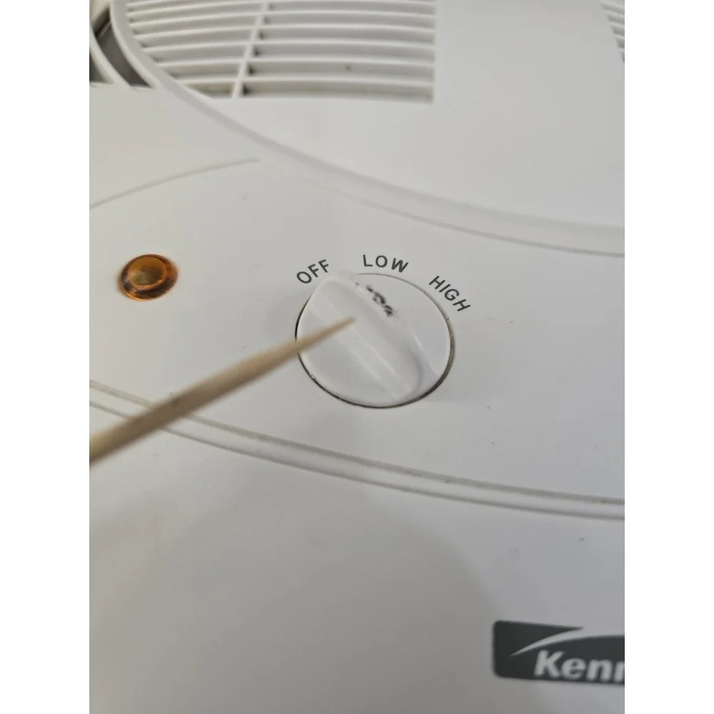 Kenmore Air Cleaner Ionizer Model 83240 White Tabletop Air Purifier 120V 0.90A